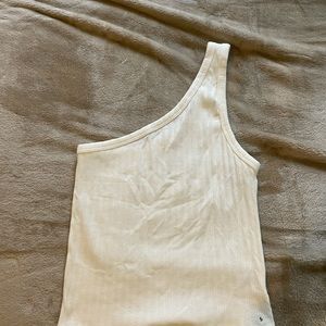 One shoulder crop top